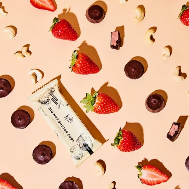 4255582805505 - Koro - Bouchées Nut butter cup Cajou et Fraise bio