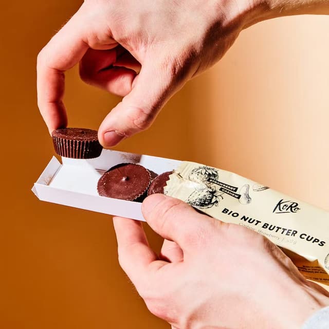 4255582805505 - Koro - Bouchées Nut butter cup Cajou et Fraise bio
