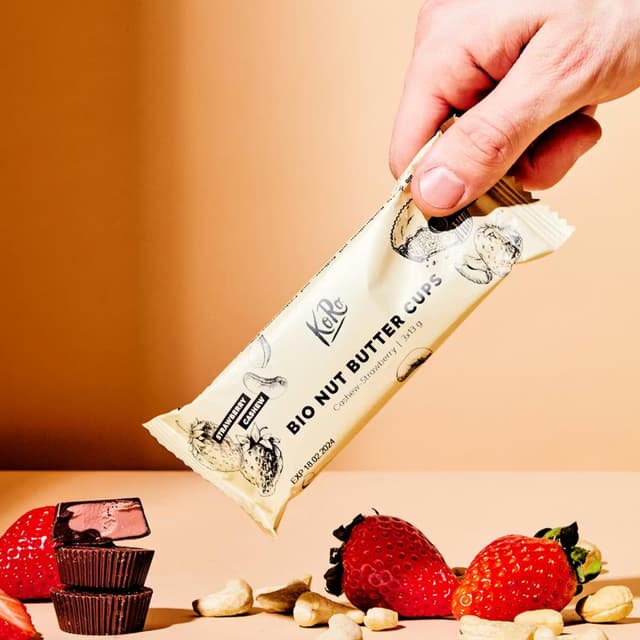 4255582805505 - Koro - Bouchées Nut butter cup Cajou et Fraise bio