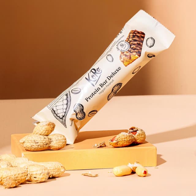 4255582814163 - Koro - Barre protéinée Deluxe vegan cacahuètes