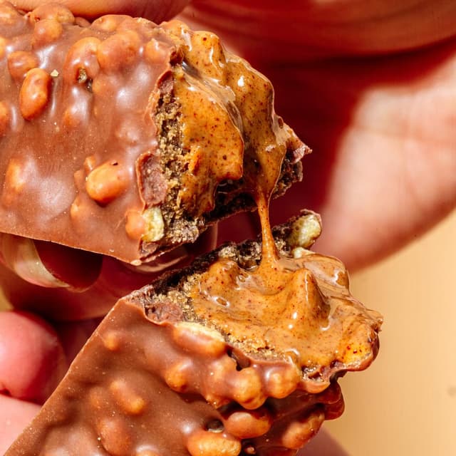 4255582814163 - Koro - Barre protéinée Deluxe vegan cacahuètes