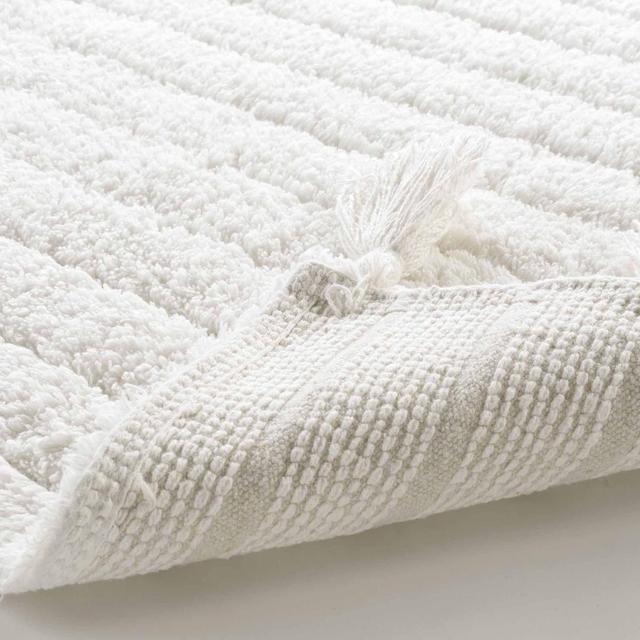 3574388016276 - Douceur D Interieur - Tapis de bain + pompon coton blanc