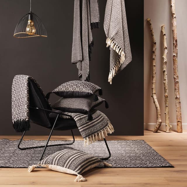 3574386120586 - Douceur D Interieur - Plaid à frange Joly