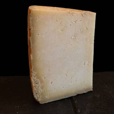 Le Chariot à fromages, Artisan Fromager Cantal Jeune AOP - Lait de vache pasteurisé, environ 250g