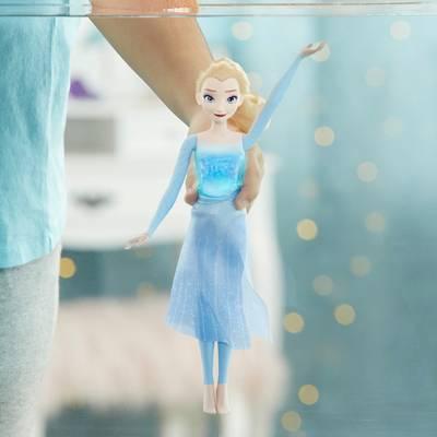 5010993777433 - Disney Princesses - Hasbro - Poupée Elsa lumière aquatique- Reine des Neiges 2