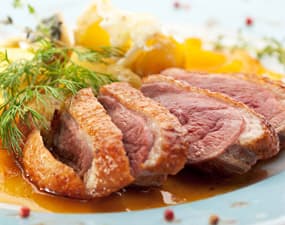Magret de canard rôti au miel et au vinaigre de cidre