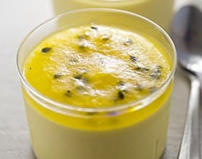 Mousse à la mangue et aux fruits de la passion