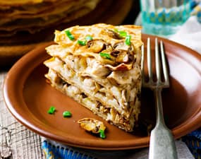 Gâteau de crêpes aux champignons