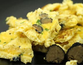 Omelette brouillée à l'huile de truffe