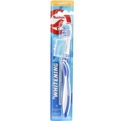 Auchan Brosse à dents medium blancheur, 1 brosse à dents