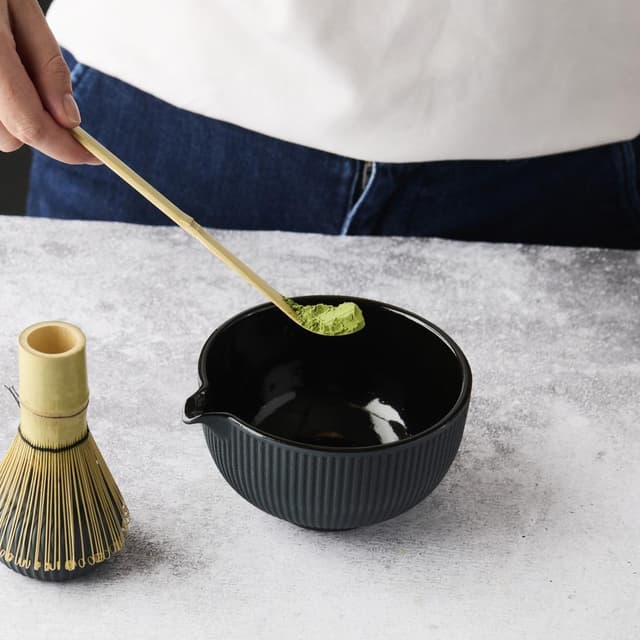 5404035732502 - Point virgule - Matcha set de 4 pièces en fonte avec bol, support, fouet et cuillère