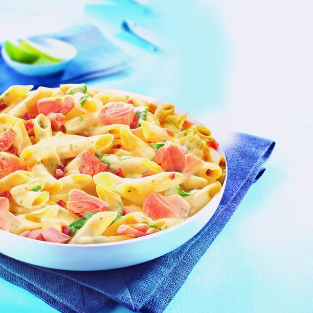 3248830720225 - Marie - Penne au saumon à la crème, tomates et basilic avec des tomates marinées