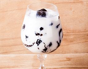 fromage blanc mousseux aux pruneaux