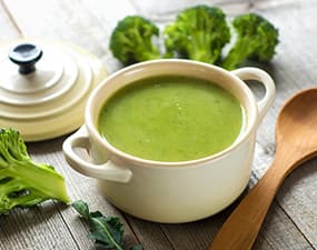 Soupe de brocolis au parmesan