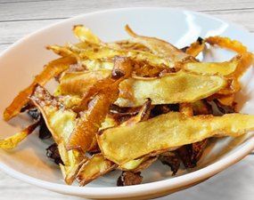 Anti-gaspi : chips d'épluchures de légumes