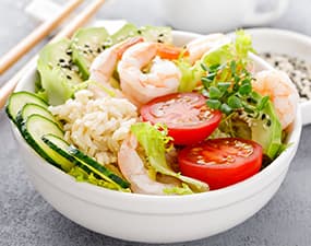 Poke bowl aux crevettes