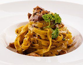 Tagliatelles ail, cèpes, persil