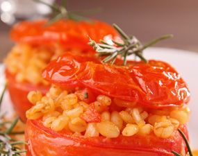 Tomates farcies au riz rouge