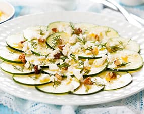 Carpaccio de courgettes aux copeaux de parmesan et aneth