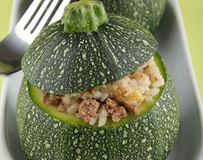 Courgettes rondes farcies aux 2 riz et coulis de tomates