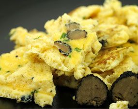 Omelette brouillée à l'huile de truffe