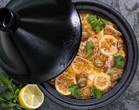 Tajine de poulet aux citrons confits et olives