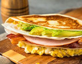 Tortilla œuf avocat lard