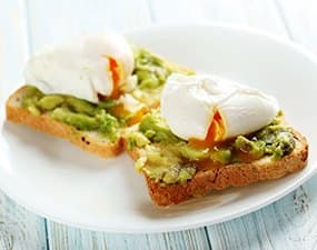 Tartines avocat et oeuf mollet